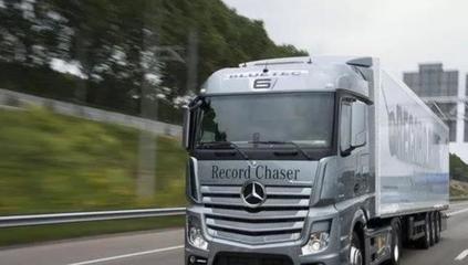 新能源汽車與產(chǎn)業(yè)動態(tài)周覽 比亞迪D1續(xù)航突破，特斯拉面臨挑戰(zhàn)，行業(yè)整合與國產(chǎn)化加速